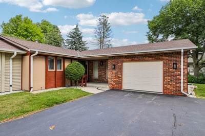 715 Tamarack DR E, West Bend, WI