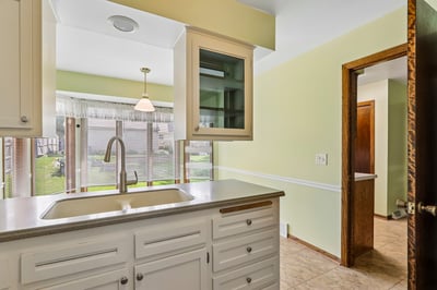 715 Tamarack DR E, West Bend, WI