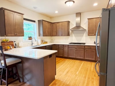 Eat-in Kitchen w/ Quartz Counter