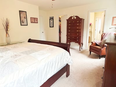 Primary Bedroom w/ Walk-in Closet