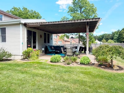 Patio & Pergola w/ Cover