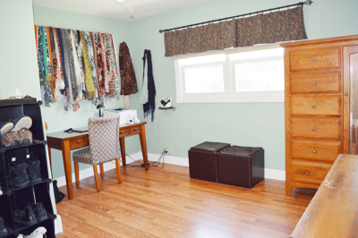 Bedroom 3 w/ Wood Laminate Flooring
