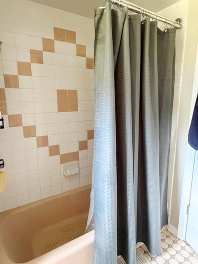 Apartment Full Bath w/ Ceramic Tile Shower Walls