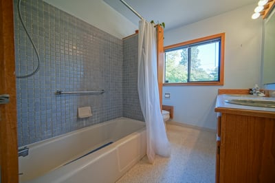 1052 W 10th Ave, Eugene, OR