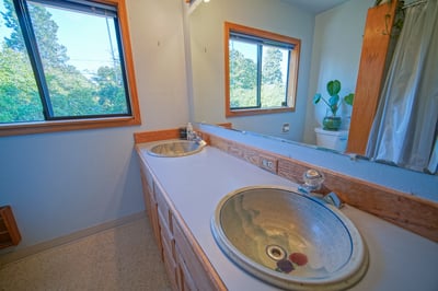 1052 W 10th Ave, Eugene, OR