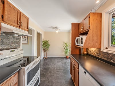 9 Birch Ct, Aurora, ON