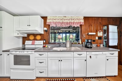 164 E Sterling Road, Newfoundland, PA