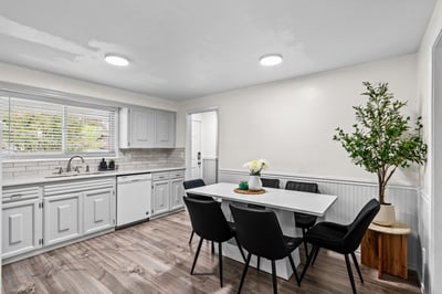Kitchen/Eating Area
