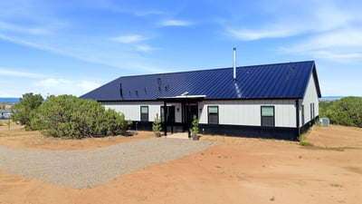 8 South Horton Road, Edgewood, NM