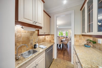 109 Dell Park Ave, North York, ON