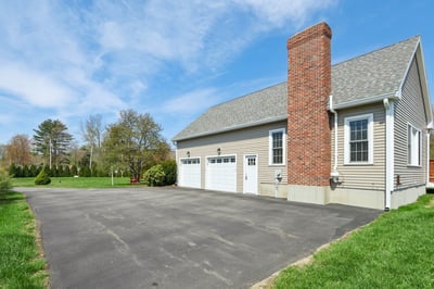 1 Squire Armour Rd, Windham, NH