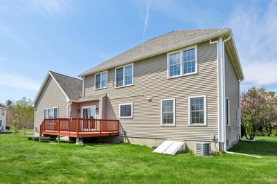 1 Squire Armour Rd, Windham, NH