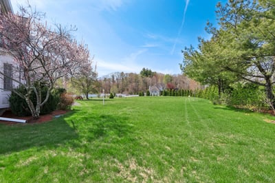 1 Squire Armour Rd, Windham, NH