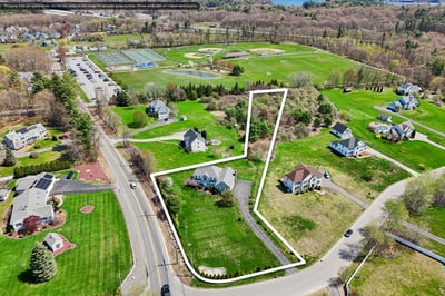 1 Squire Armour Rd, Windham, NH