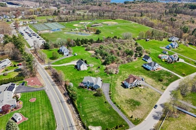 1 Squire Armour Rd, Windham, NH