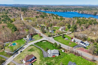 1 Squire Armour Rd, Windham, NH