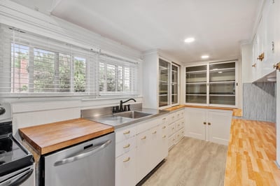98 Vine St, Nashua, NH