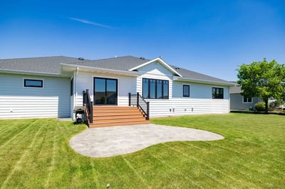 1575 57th Avenue S, Grand Forks, ND