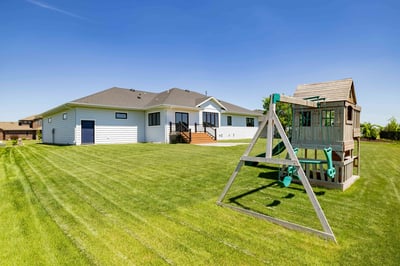 1575 57th Avenue S, Grand Forks, ND