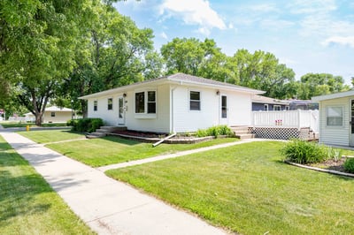 618 5th St SE, East Grand Forks, MN