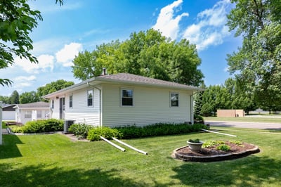 618 5th St SE, East Grand Forks, MN