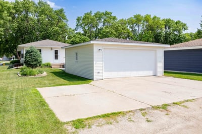 618 5th St SE, East Grand Forks, MN