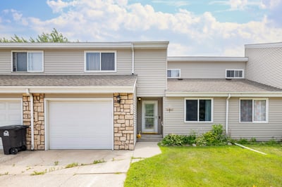 22 VAIL Circle, Grand Forks, ND