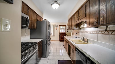 544 Thornwood Dr, South Holland, IL