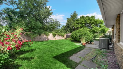 544 Thornwood Dr, South Holland, IL
