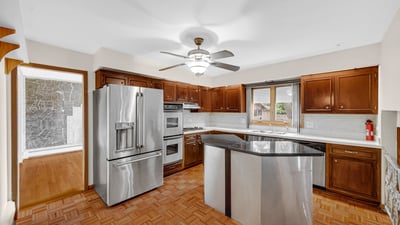 9236 S Karlov Ave, Oak Lawn, IL