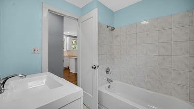 10001 South Wentworth Avenue, Chicago, IL