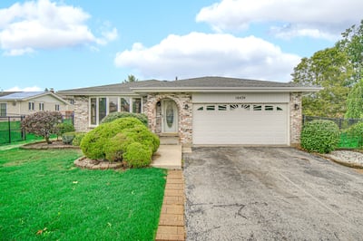 16424 Maplewood Ct, Tinley Park, IL