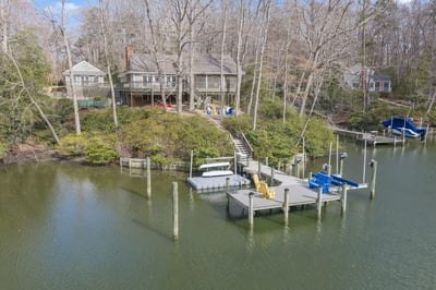 593 Glebe Road, Irvington, VA