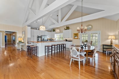 593 Glebe Road, Irvington, VA