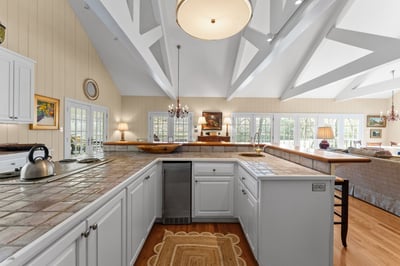 593 Glebe Road, Irvington, VA