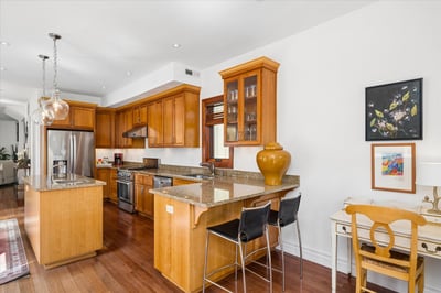 Enjoy coffee in the morning from the breakfast bar and eating area.