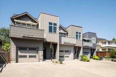 A score of 20 out of 10 for walking and biking to the University of Oregon, shopping centers, downtown Eugene, restaurants, parks, pool and more.