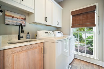 290 Plantation Way, Roswell, GA