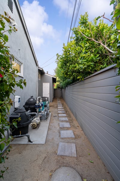 6115 Van Noord Avenue, Valley Glen, CA