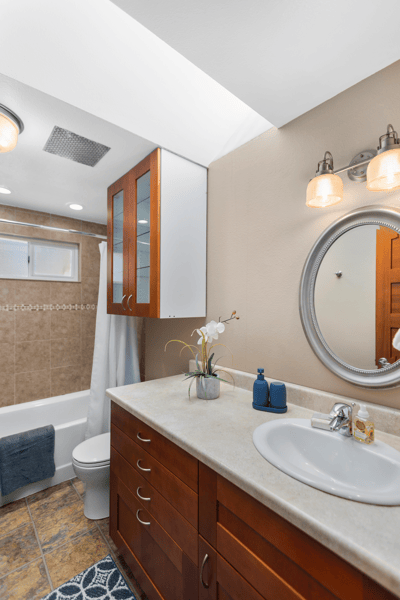 8618 NE 143rd Street, Kirkland, WA