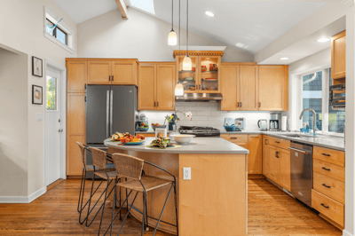 6626 57th Ave NE, Seattle, WA