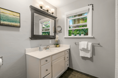 6626 57th Ave NE, Seattle, WA