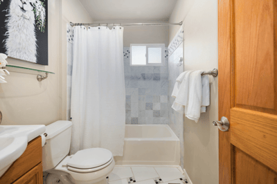 6622 S Warner Street, Tacoma, WA