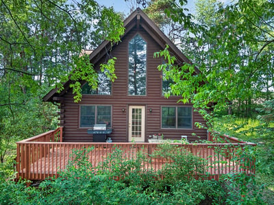 Rustic Hideaway in Dryden. Treehouse Feeling!