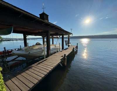 Dock + Boathouse with heavy-duty lift