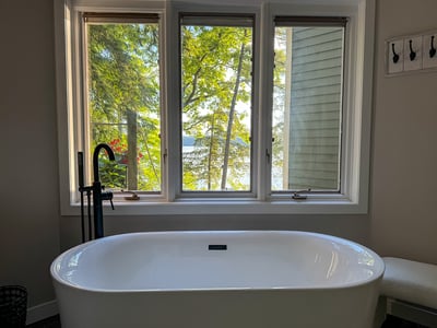 Soaking Tub with a View!