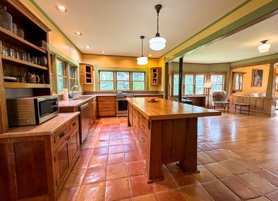 Kitchen to Family-Dining