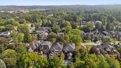 93 Hillview Rd, Aurora, ON