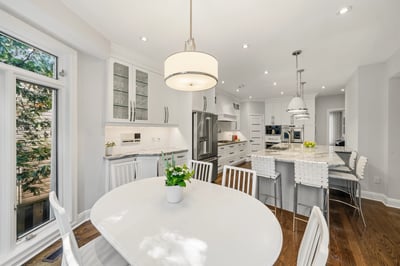 93 Hillview Rd, Aurora, ON