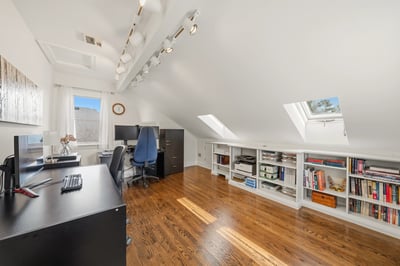 93 Hillview Rd, Aurora, ON
